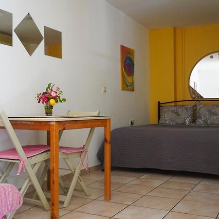 Cosy Guest House With Private Yard Saronida Esterno foto