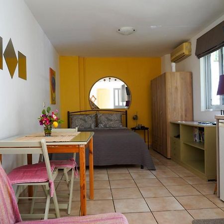 Cosy Guest House With Private Yard Saronida Esterno foto