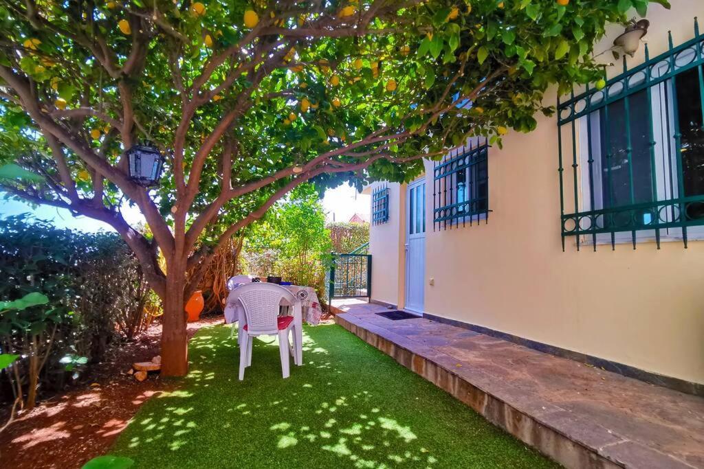 Cosy Guest House With Private Yard Saronida Esterno foto