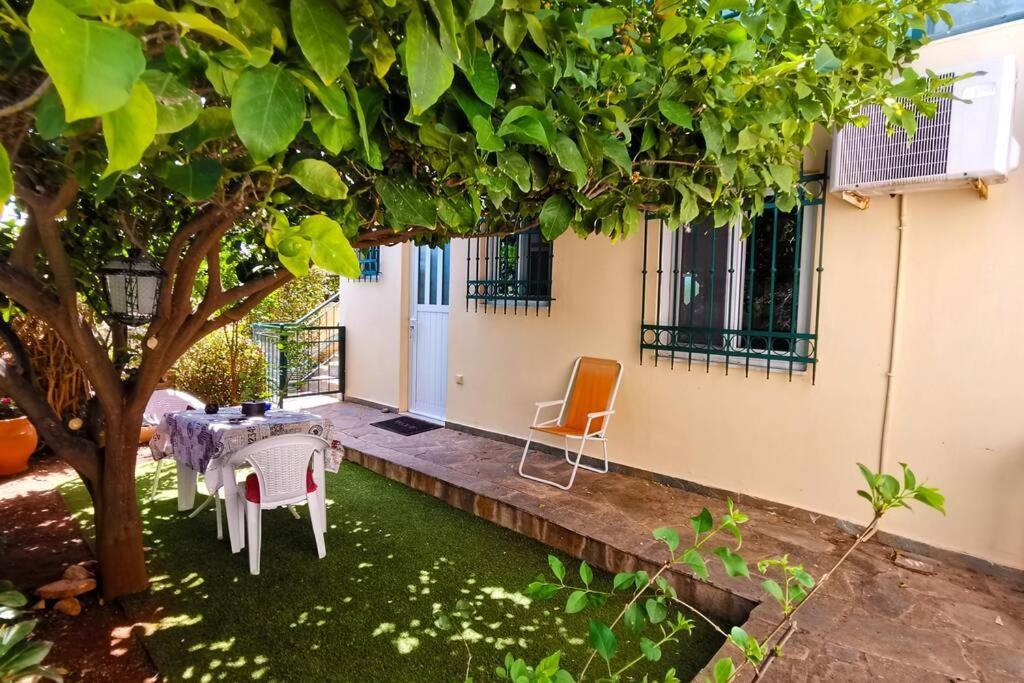 Cosy Guest House With Private Yard Saronida Esterno foto
