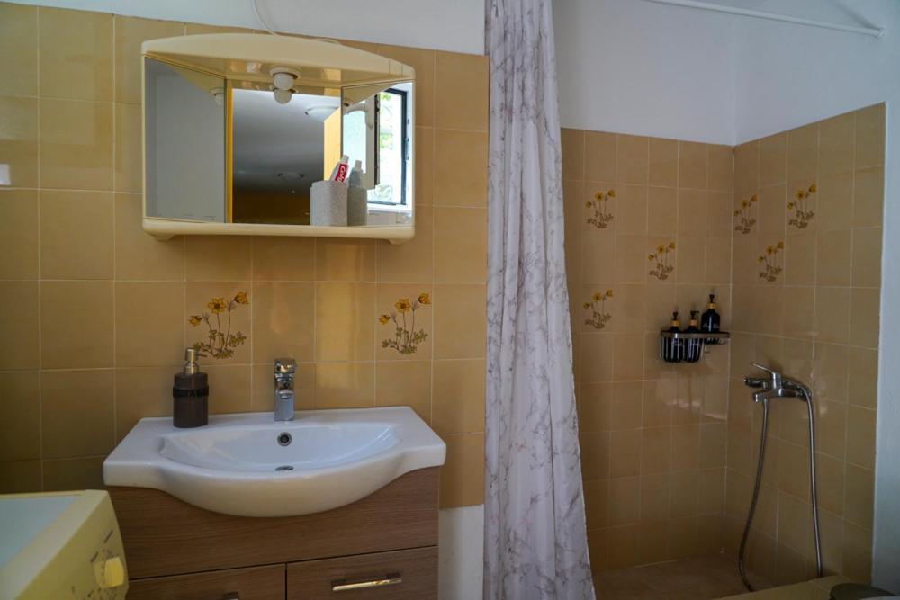 Cosy Guest House With Private Yard Saronida Esterno foto